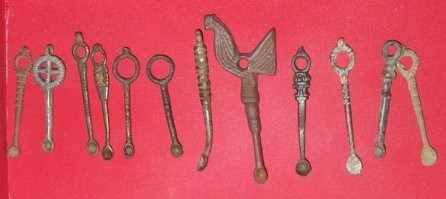 Пункт 6. Копоушки ( ухочистки) и в России каждому копателю попадались.