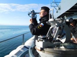 "свои координаты люди давно уже определяют по сигналу искусственных спутников Земли" - ага, определяют. Только как быть во время войны, когда спутников не будет? Почитайте про штурманов что ли....

"Чтобы по советским лекалам выточить танк или бомбу много ума не надо" - т.е. современные самолёты, гиперзвуковые ракеты и пр. выточены по лекалам полувековой давности? 
По твоей логике, самолет братьев Райт ничем от современных не отличается. Крылья, фюзеляж, двигатель....

Сколько стран имеют полный цикл производства АЭС? От обогащения урана до производства электричества? Сможешь ответить? Это ведь так просто, никакой науки.... 

Производство ракетных двигателей - это наукоёмкое производство или нет? Что же США до сих пор не могут повторить  эту "простоту"? Никакой науки, просто берешь напильник и точишь по лекалу... 

Про сапфировые стёкла рассказать? Россия занимает четверть рынка,  каждый четвертый Айфон с российским стеклом.

Может напомнить про вакцины от Ковида? Сколько стран производят вакцины? По пальцам можно пересчитать.
Тоже по лекалам СССР? 

Вероятно вы просто не знаете, что такое "наукоёмкое производство".
