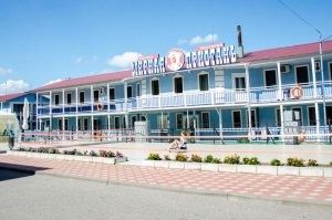 В Кинешме  дебаркадеры отреставрировали и сделали отель прямо на Волге