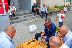Кто-то сейчас получит грандиозных пилюлей )))
У парнишки такой взгляд