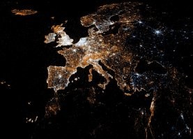 Мне нравится карта мира ночью, понятно, что она составная, но очень наглядно где основное движение.