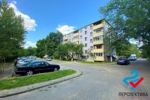 В наших хрущевках во время капремонта сделали из балконов лоджии и добавили балконы на первых этажах.