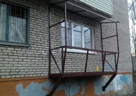 А кто-то самостроем занимается.