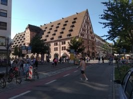 не то чтобы крыша очень странная, но запоминающаяся