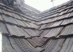 Как по мне весьма неплохой вариант! Ветром не сдует, от осадков защищает отлично, себестоимость околонулевая, даже сход снега не будет происходить, скорее всего. Возня только с креплением, но думаю, рукастые мужики придумают простую и надежную технологию. По сроку службы - тоже не особо уступает традиционным аналогам.