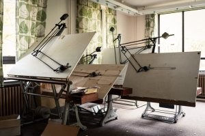 +ватман, ластик (лучше тоже Koh-i-noor), тубус (иногда конспиративно использовался для пива), и вперёд на встречу с кульманом: