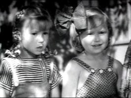 Будущий тренер Елена Чайковская и Светлана Немоляева (первая роль, Близнецы, 1945г.)