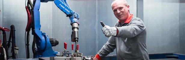 Добавится новая профессия оператор-робота.