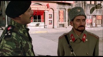 Гораздо забавней смотрятся ляпы с формой в голивудских фильмах :