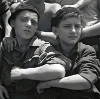 А вот этот,слева,никого не напоминает?
