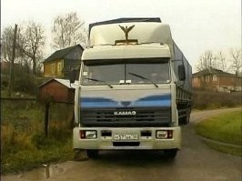 Видео: семейный Hyundai переехал роскошный Lamborghini на перекрестке