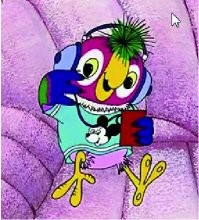 Пернатый воришка стащил у девушки наушник