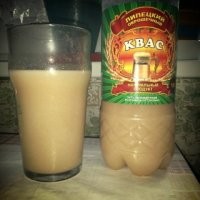 Есть еще мучной квас, особое распространение имеет в Белгородской, Воронежской, Курской и Харьковской областях.
Кто ел окрошку на таком квасе, тот на магазинном квасе уже окрошку жаловать не будет