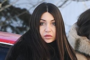 Ей об этом расскажите.