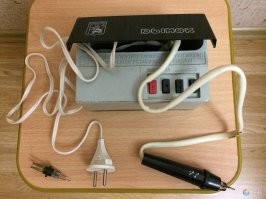 Где-то до сих пор вот такой в закромах лежит.