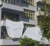 Кажется, мы стали забывать, как не должны выглядеть балконы