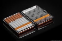 вот пачка которая не мнётся и не рекламирует производителя сигарет
