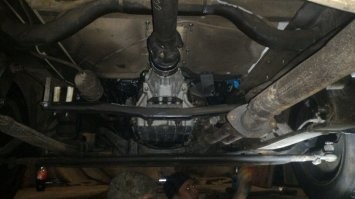 Ага, вот так сразу я и поверил, что КПП, сама вывалилась. Её, сука, чтоб достать, надо половину подвески разобрать.