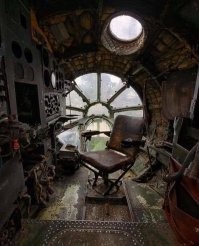 Да и Ту-104 какая то рисованная лажа.