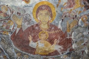 Эта ваша Сумела - такая уродина. Понимаю, что древняя, что тогда другие стандарты были. Но ведь есть же лики, на которые смотреть приятно. А эта - выглядит как издевательство или как реставрация джамшутами.