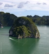 Конечно фотошоп... или кто-то (кроме Автора поста, разумеется) верит, что деревянный парусник может 250 лет под открытым небом простоять))))) 

ПС Даже ничего искать в инете не пришлось. Первое фото по запросу