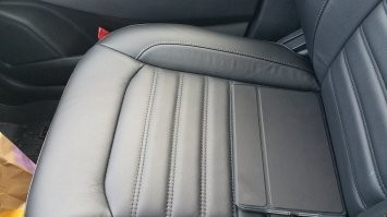 иногда не стоит класть планшет на сиденье