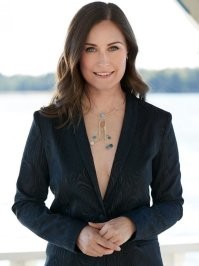 Она уже успела отметиться сделав фотографию в пиджаке на голое тело, через некоторое время после того как заняла пост премьер-министра. так что я лично не удивлен таким новостям.