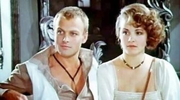 Вообще-то это кадр из фильма "Адам женится на Еве", в котором Соловьёв снимался с Цыплаковой.