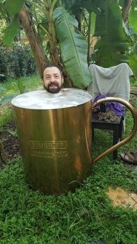 понравилась монетница.
А надпись на кружке я не понял.
 "Оригинальная водка московского осла" что это значит, кто знает?