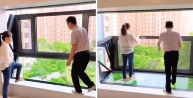 Стеклянный балкон это круто и главное никто египетские пирамиды из него делать не будет, снося туда всякие саркофаги с фараонами и прочую утварь.