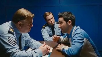 - Зоофелия. Ты что, козу огулял?
- Ламу. Я не знал, что это незаконно.
- Билли, я бы на твоем месте догадался.
(с) Однажды в Ирландии