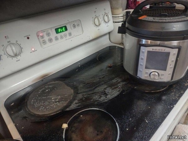 На мой взгляд, органы управления этой плиты расположены в не удачном месте. Если например со сковороды будут брызги масла, то вся поверхность замаслится и удалять замучаешся.