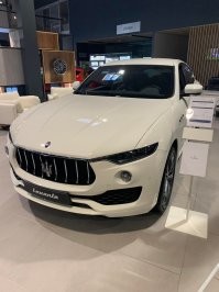 Автор а 5 процентов это что ? , окна кто не не протер ? :) А вот с этой машиной мне что делать ? стекла выбить или сжечь ? Я щас 3 своих геморроя накидаю и все в черных стеклах