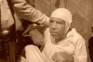 "Ходят слухи, что один из них при поддержке НКВД в 30-е работал над созданием монстрика и даже добился в этом определенных успехов. Опыты почему-то проводились в коммунальной квартире, а не в закрытой лаборатории. И соседей продолжателя дела Парацельса стало пугать маленькое диковинное создание, напоминающее домового, которое шастало по коридору и доводило до обморока своим экзотическим видом."(с)

Даже фото его сохранилось, какие уж тут слухи...