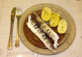 Спасибо :) Вот, в выходные на рынок выходного дня за ледяной пойду.... По 1000+++ за кг.... А в детстве это была повседневная рыбка быстрого приготовления ((((
