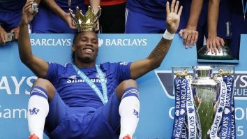 Похож. У них там Дрогба президент?