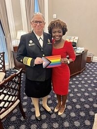 15 потрясающих преображений женщин с помощью макияжа