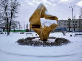 Тут даже 2 кольца мёбиуса. В народе называется "Уши Андропова".