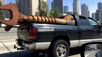 И как они ключом этот шуруп вкручивать собрались?