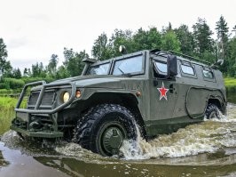 В брони авто..такая же пластмасска