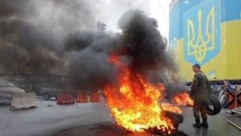 Курятники, кресла, скульптуры, как всё скучно.