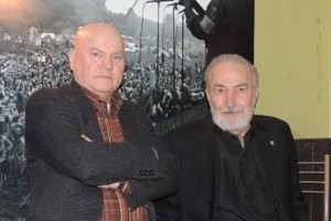 к великому сожалению меня так и не успели с ним познакомить..( Володя Ковров с ним очень дружил,, а я с Владимиром...)  моя встреча с ним была первой и последней в доме актера..