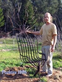 Это не природа! Это Арбоскульптура! Конкретно создателем этого кресла является Гэвин Манро.