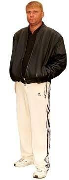 Без этого парня пост про свадьбы не полный)