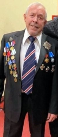 Испугались прогиба сцены под "изменчивый мир" весомого орденоносца.