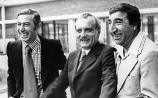 Можно было и необрезанное фото запостить.