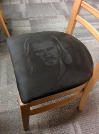 Комментарий из соседнего поста:
"я б этому красавчику на лицо села"