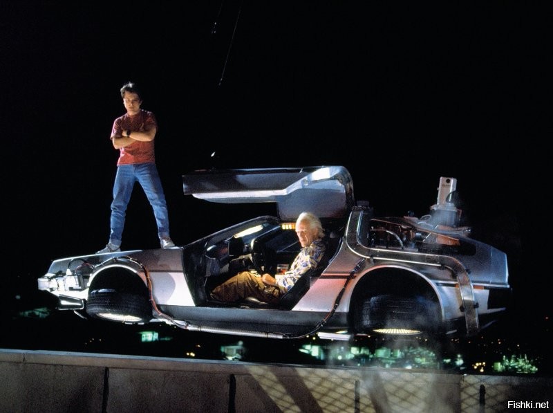 Этот нетронутый DeLorean 1982 года имеет мизерный пробег, и его можно купить