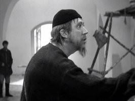 На самом деле фильмов гораздо больше, и такие сложные разноплановые роли. Заголовок как то не очень.