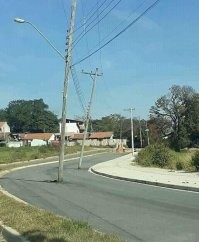 и дорожного знака "острожно возможено появление диких опор ЛЭП" не установлено